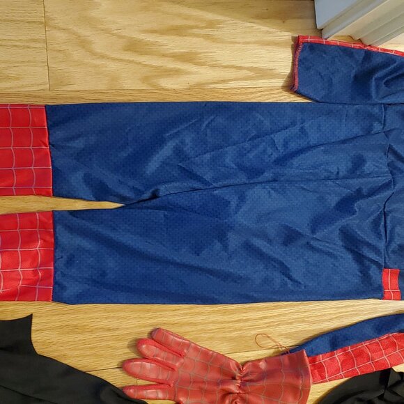 LOT 3 Boys Costumes - 2 Batman + Spider Man Sizes 7 / 8 and Ch Med + FlashLight! - Picture 10 of 16